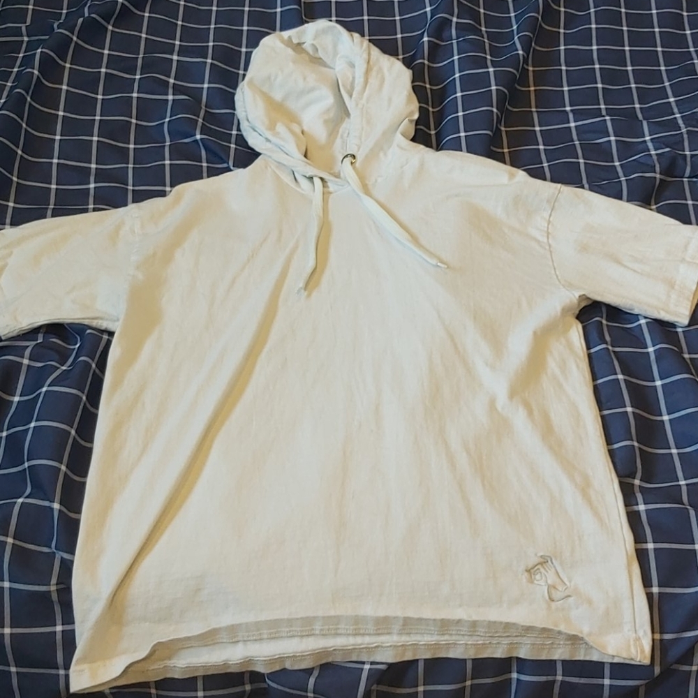Short sleeve sweater